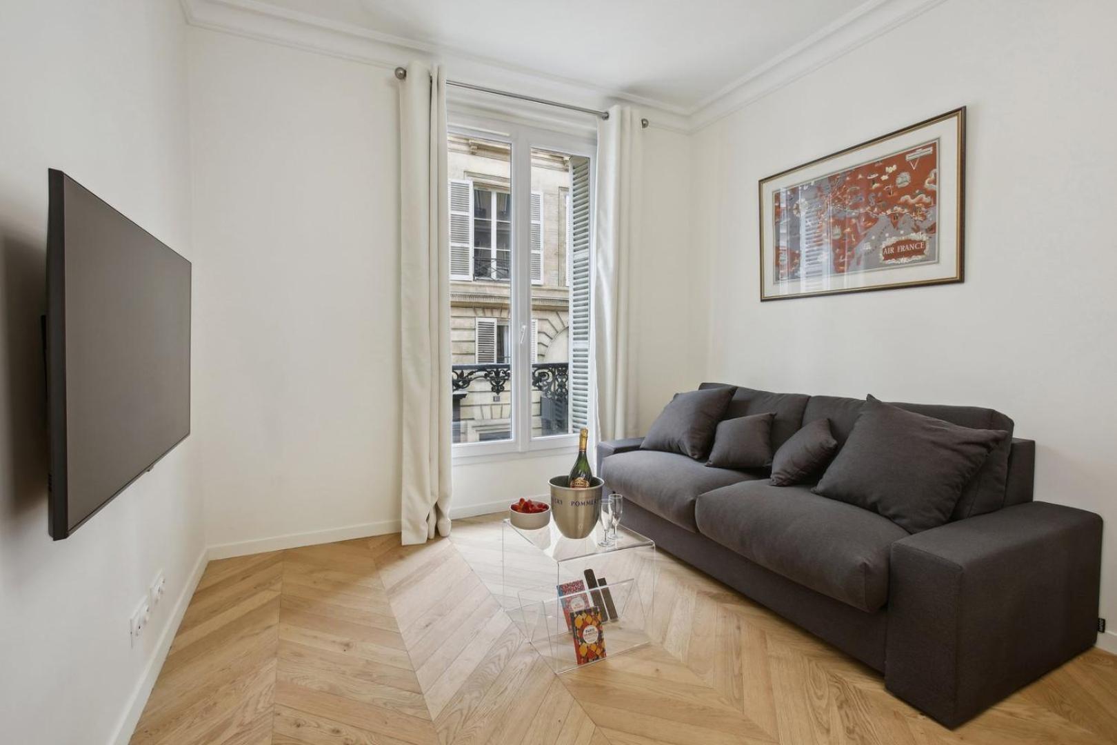 270 Haute - Superb In Paris. Parigi